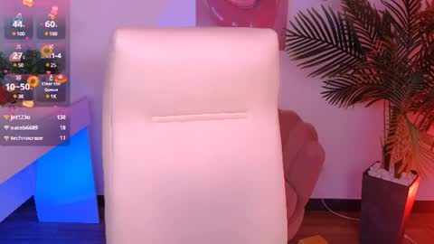 Snapshot of layriantavee chatting on February 5, 2025, 1:00 pm layriantavee online show from February 5, 2025, 1:00 pm