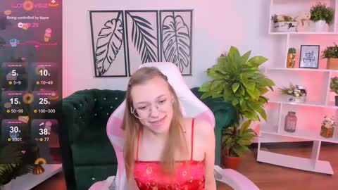 Snapshot of layriantavee chatting on February 22, 2025, 6:50 am layriantavee online show from February 22, 2025, 6:50 am