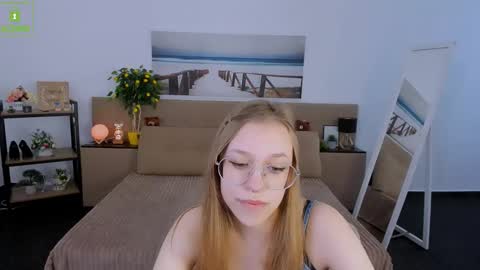 Snapshot of layriantavee chatting on March 6, 2025, 7:14 am layriantavee online show from March 6, 2025, 7:14 am