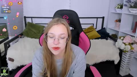 Snapshot of layriantavee chatting on September 17, 2025, 6:04 am layriantavee online show from September 17, 2025, 6:04 am