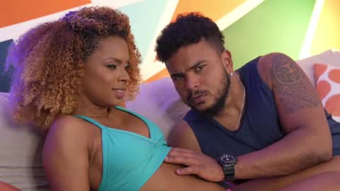 Favn  Viva Richard  Camilla online show from September 17, 2025, 9:27 pm