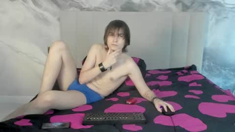 Snapshot of lazydarkknight chatting on June 21, 2026, 2:36 am Alex online show from June 21, 2026, 2:36 am