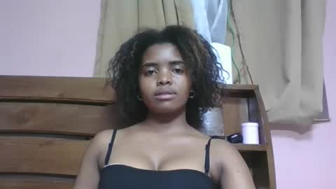 lea96546 online show from April 19, 2026, 1:43 pm