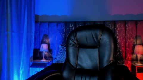 Snapshot of lea_velle chatting on November 12, 2025, 4:02 am Lea Velle online show from November 12, 2025, 4:02 am