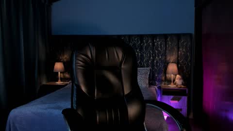 Snapshot of lea_velle chatting on December 18, 2025, 7:25 am Lea Velle online show from December 18, 2025, 7:25 am