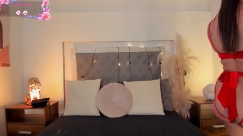 lea_walkerr online show from February 2, 2026, 7:34 pm