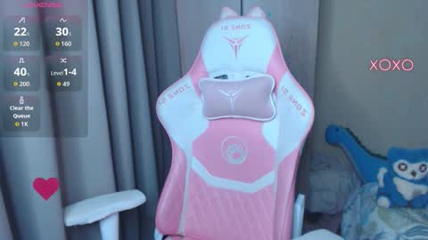 Leah  Gotty online show from December 17, 2025, 2:17 am