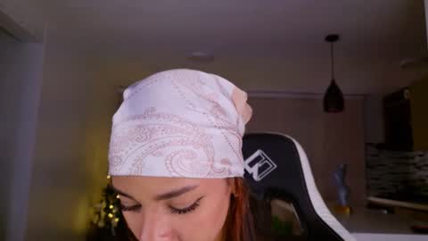 leah_cute3 online show from December 19, 2025, 4:19 am