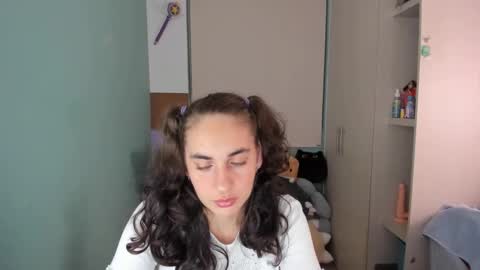 Laura online show from January 21, 2025, 2:54 am