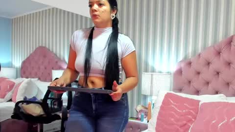 Leah Fontana online show from January 31, 2025, 8:12 pm