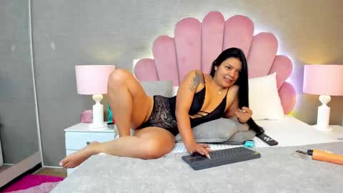 Leah Fontana online show from February 7, 2025, 3:41 pm