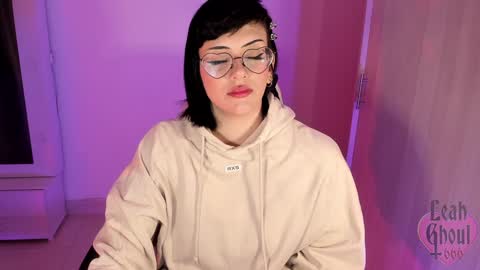  Leah   Independent Model  OF leahghoul666  online show from February 6, 2025, 2:55 am