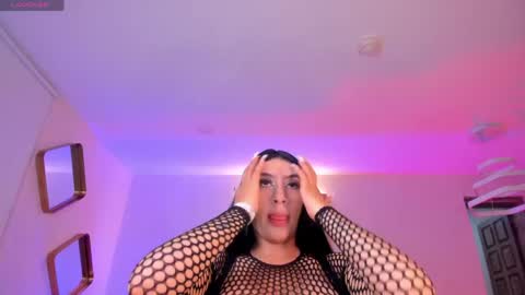 leahlombardi_ online show from May 27, 2026, 3:25 am