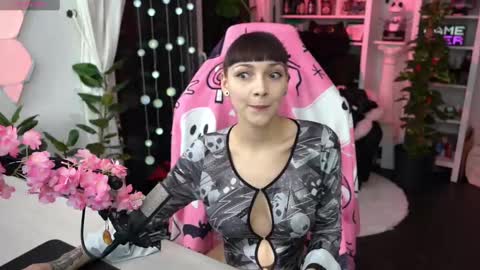 Leah online show from January 31, 2025, 4:27 pm