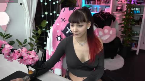 Leah online show from February 27, 2025, 8:53 pm