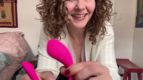 Leah Sparkles online show from December 4, 2024, 4:05 pm