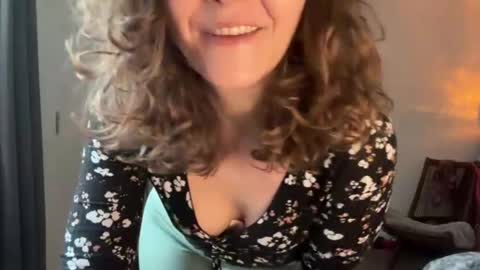 Leah Sparkles online show from March 22, 2026, 3:15 pm