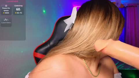 Snapshot of leahtemptation chatting on February 6, 2025, 1:10 pm leah online show from February 6, 2025, 1:10 pm