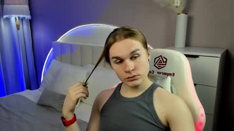 Snapshot of leanby chatting on November 27, 2025, 8:38 am Leanu online show from November 27, 2025, 8:38 am