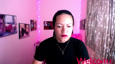 Leandra online show from January 10, 2025, 6:28 pm