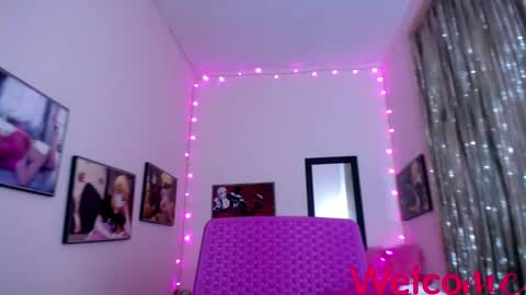 Leandra online show from February 19, 2025, 6:32 pm