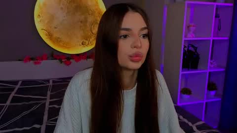 Sophie online show from April 13, 2026, 7:08 pm