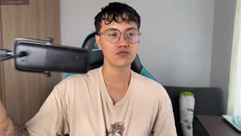 leaneseb online show from April 5, 2026, 9:23 pm