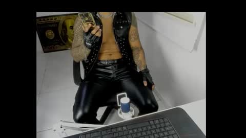 Snapshot of leather_king_of_bitches chatting on April 11, 2026, 12:48 am leather_king_of_bitches online show from April 11, 2026, 12:48 am