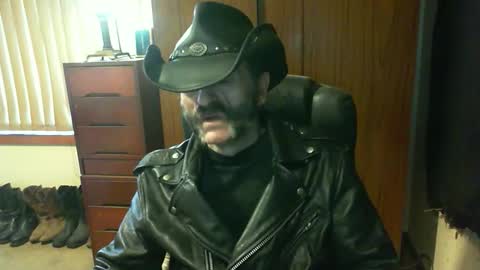 leathergreaser online show from September 21, 2025, 8:43 pm