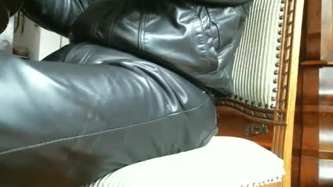 Leathermotocross online show from December 4, 2024, 1:20 pm