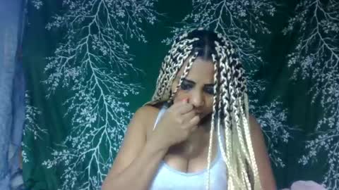 leatianaa online show from June 25, 2026, 4:01 am