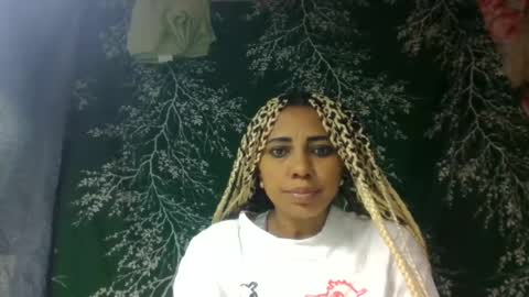 leatianaa online show from June 25, 2026, 5:12 am
