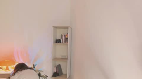 Dani  online show from November 28, 2025, 4:48 am