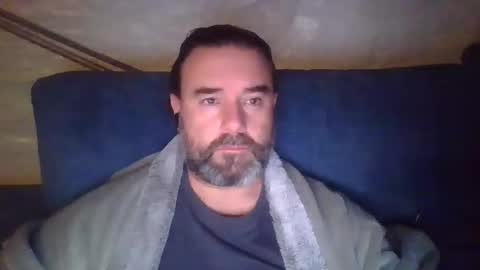 lecheare28 online show from December 10, 2024, 7:11 pm