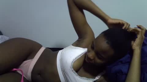 Snapshot of lee_shaz chatting on June 28, 2026, 1:00 am lee baby online show from June 28, 2026, 1:00 am