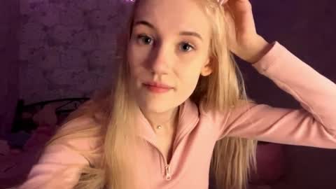 Kate online show from April 16, 2026, 1:12 pm