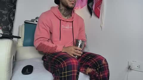 leenar_key online show from February 19, 2025, 10:12 am