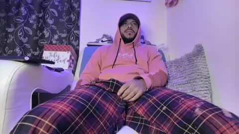 leenar_key online show from March 7, 2025, 10:35 am