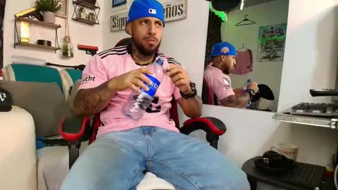 leenar_key online show from November 9, 2025, 2:54 am