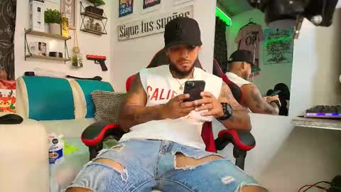 leenar_key online show from November 24, 2025, 4:18 pm