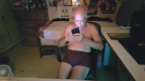 Snapshot of leezamm1132 chatting on May 5, 2026, 2:52 am leezamm1132 online show from May 5, 2026, 2:52 am