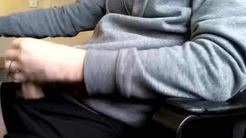 leffe84 online show from March 5, 2025, 9:27 am