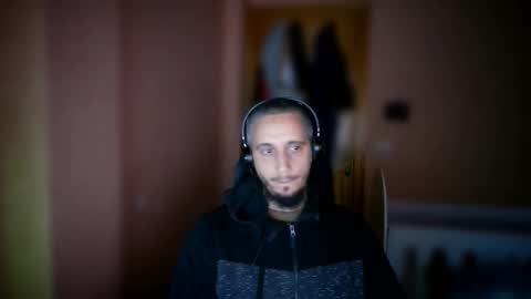 lefrenchiies online show from November 17, 2025, 7:36 am