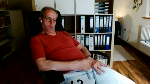 Snapshot of lefti27 chatting on May 24, 2026, 11:32 pm Dave online show from May 24, 2026, 11:32 pm