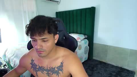  Lei  online show from February 18, 2026, 9:44 pm