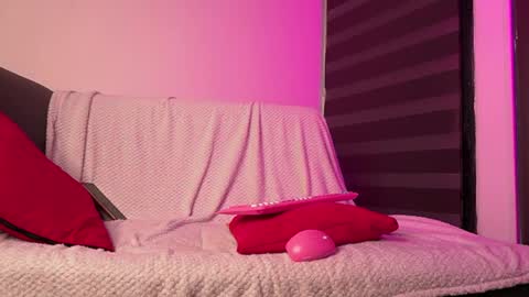 Leah online show from April 7, 2026, 11:26 pm