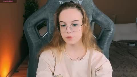 Snapshot of leiamurphy chatting on May 24, 2026, 12:54 pm Leia online show from May 24, 2026, 12:54 pm