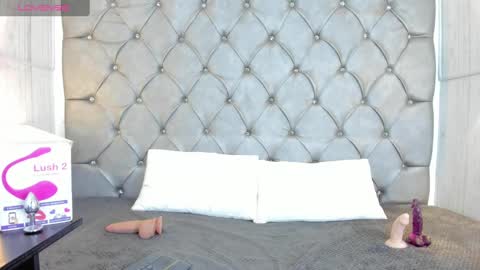 LEIGH ANGELS online show from February 19, 2025, 12:46 am