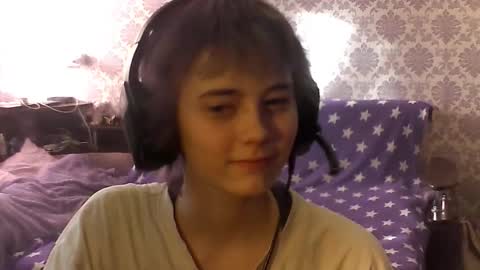 Snapshot of leigharedcross chatting on February 2, 2026, 7:51 am Viola online show from February 2, 2026, 7:51 am