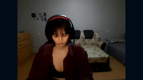 Viola online show from April 21, 2026, 1:42 am